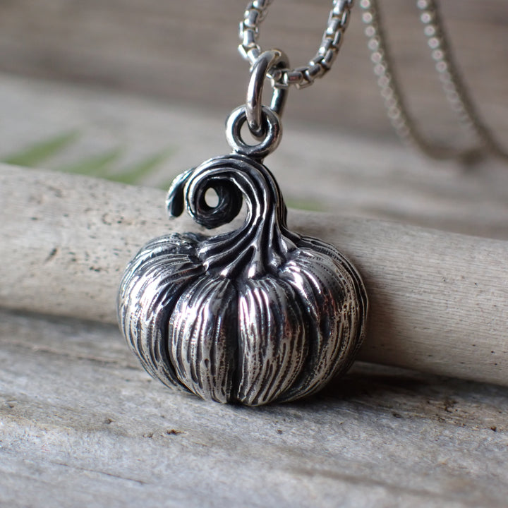 ♻️Recycled Sterling Silver Pumpkin Necklace