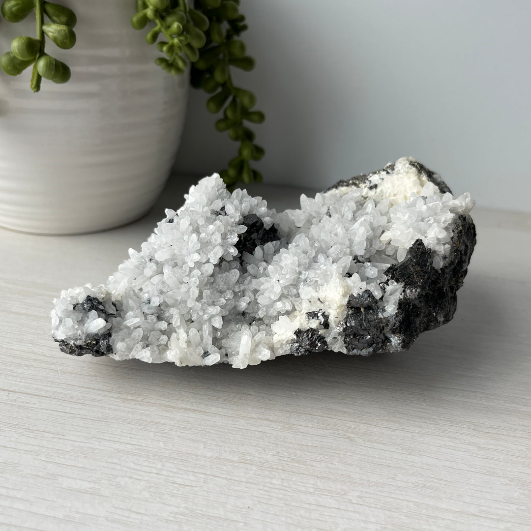 Spécimen brut de pyrite, calcite et galène 