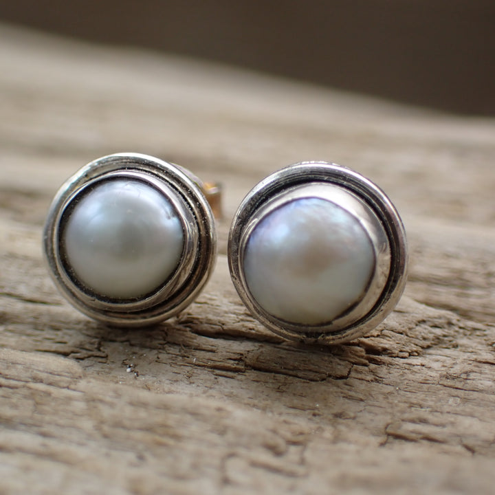 Boucles d'oreilles à tige en argent sterling avec perles 