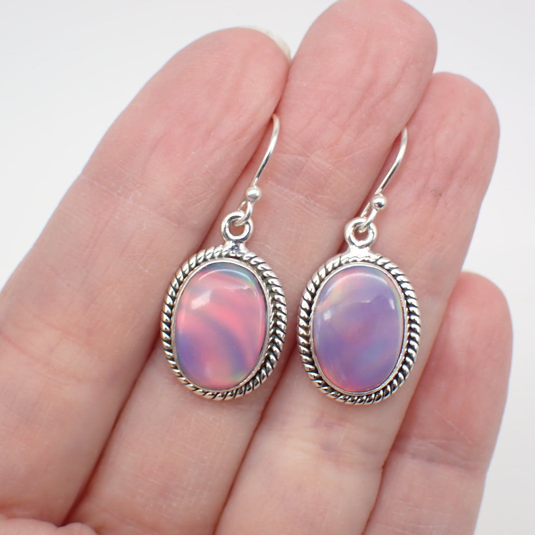 Boucles d'oreilles en argent sterling avec opale aurore 