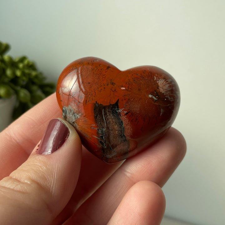 Coeur gonflé de jaspe rouge bréchique