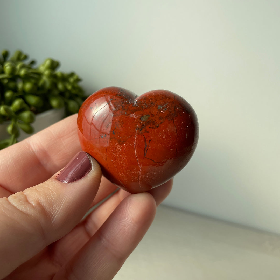 Coeur gonflé de jaspe rouge bréchique