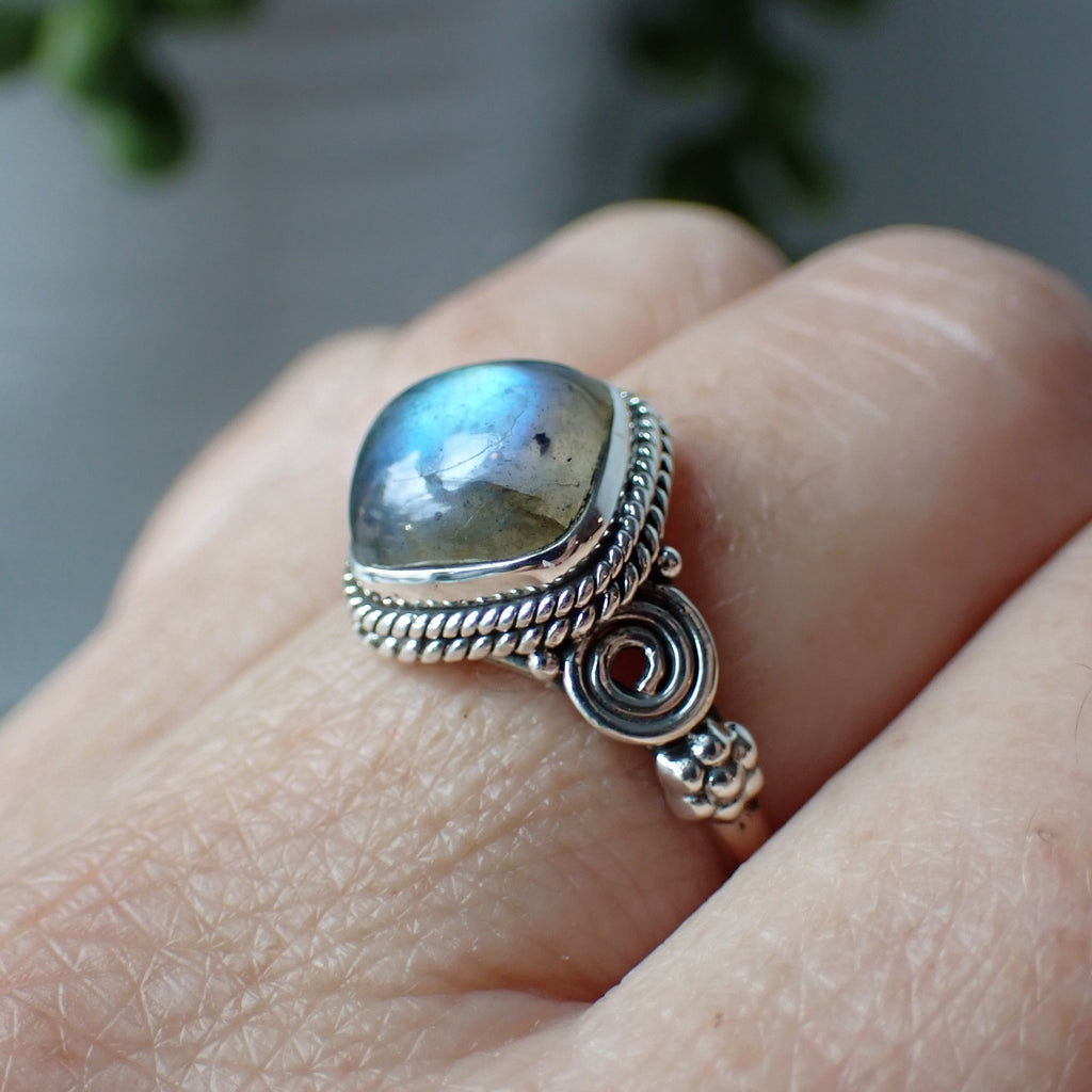 sterling silver labradorite crystal stone ring