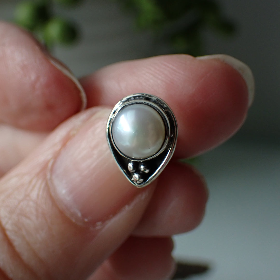 sterling silver pearl stud earring