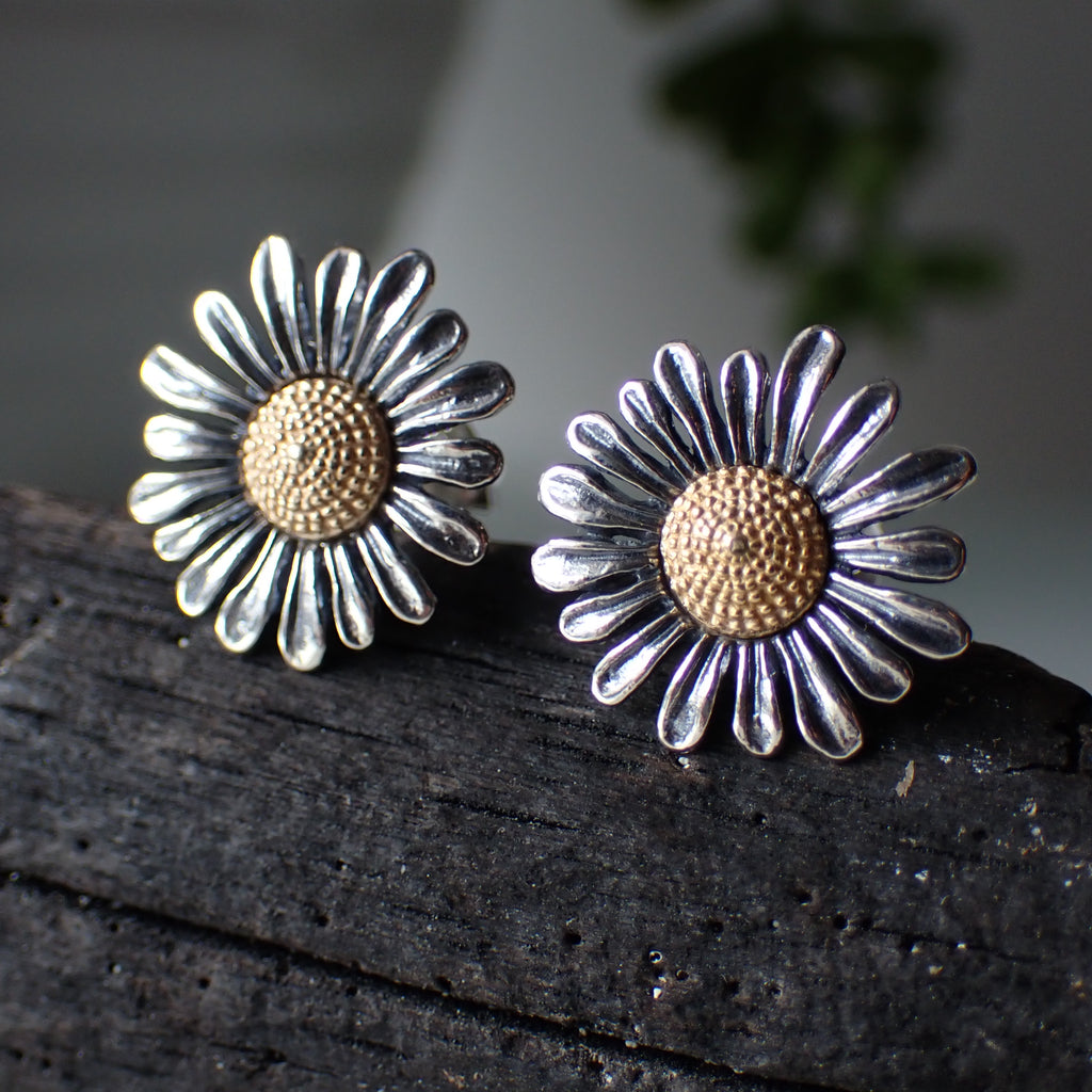 sterling silver mixed metal daisy flower stud post earrings