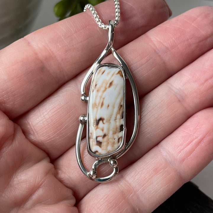 sterling silver shell pendant necklace