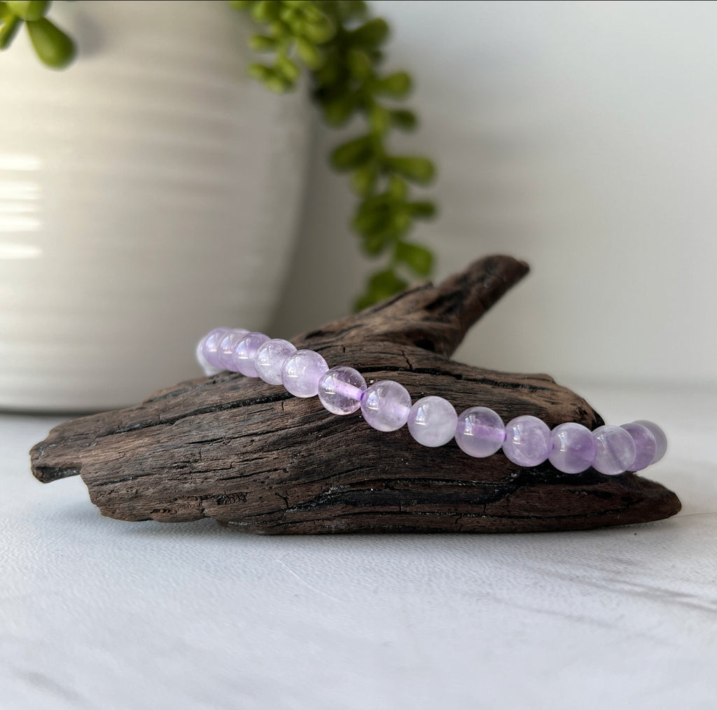 light purple amethyst gemstone bracelet