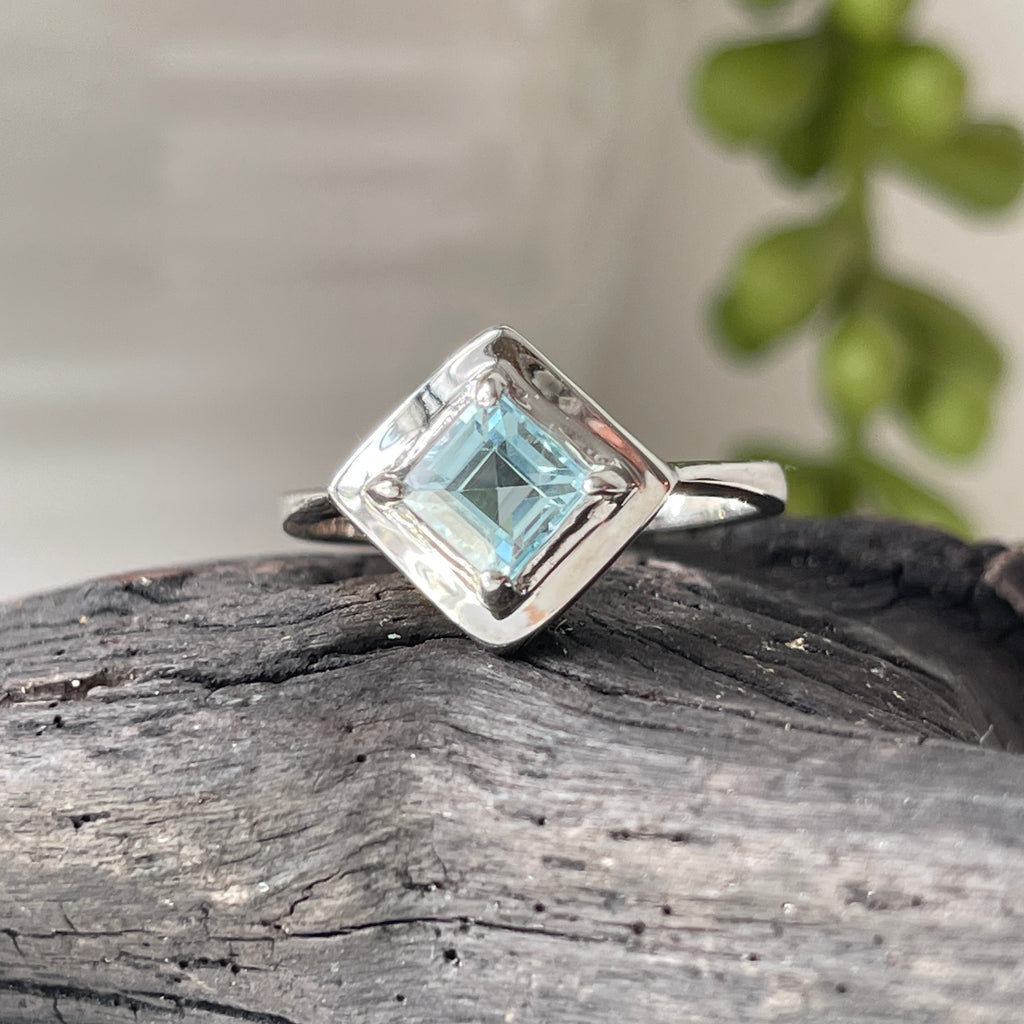 sterling silver blue topaz stone crystal faceted ring