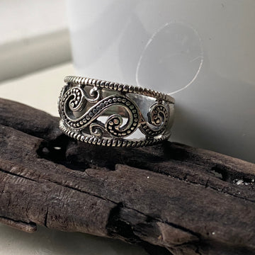 sterling silver swirl ring