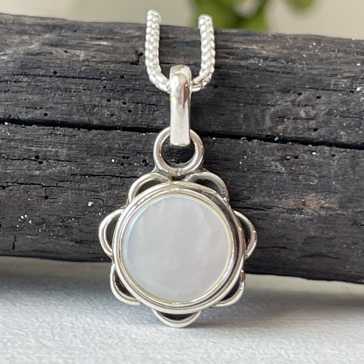 sterling silver mother of pearl simple charm pendant necklace