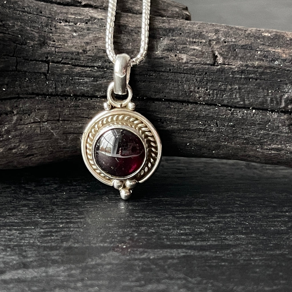 sterling silver garnet gemstone necklace pendant