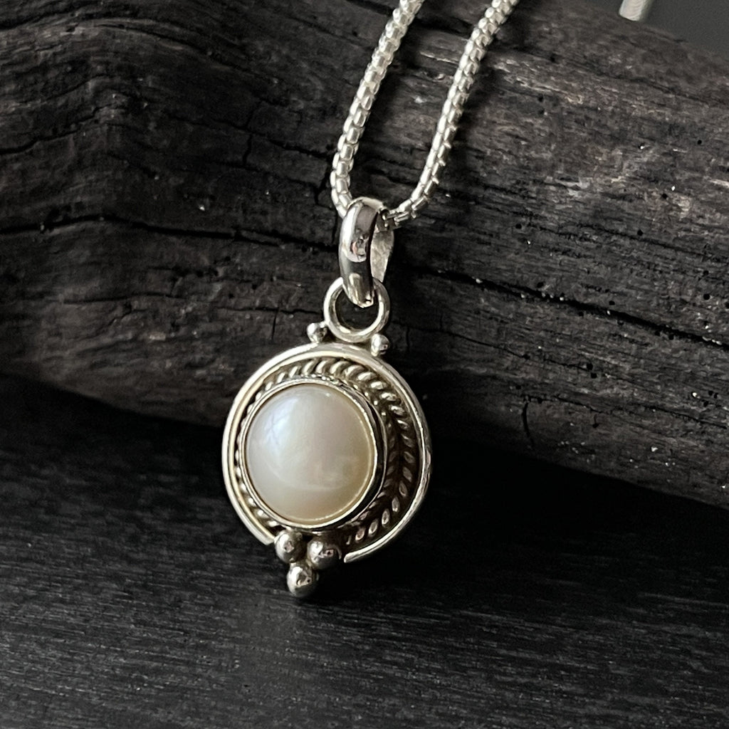 Pearl Gemstone Simple Sterling Silver Necklace