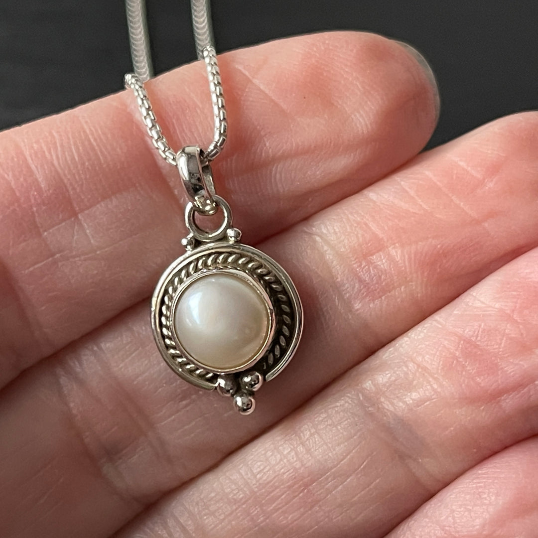 Pearl Gemstone Simple Sterling Silver Necklace