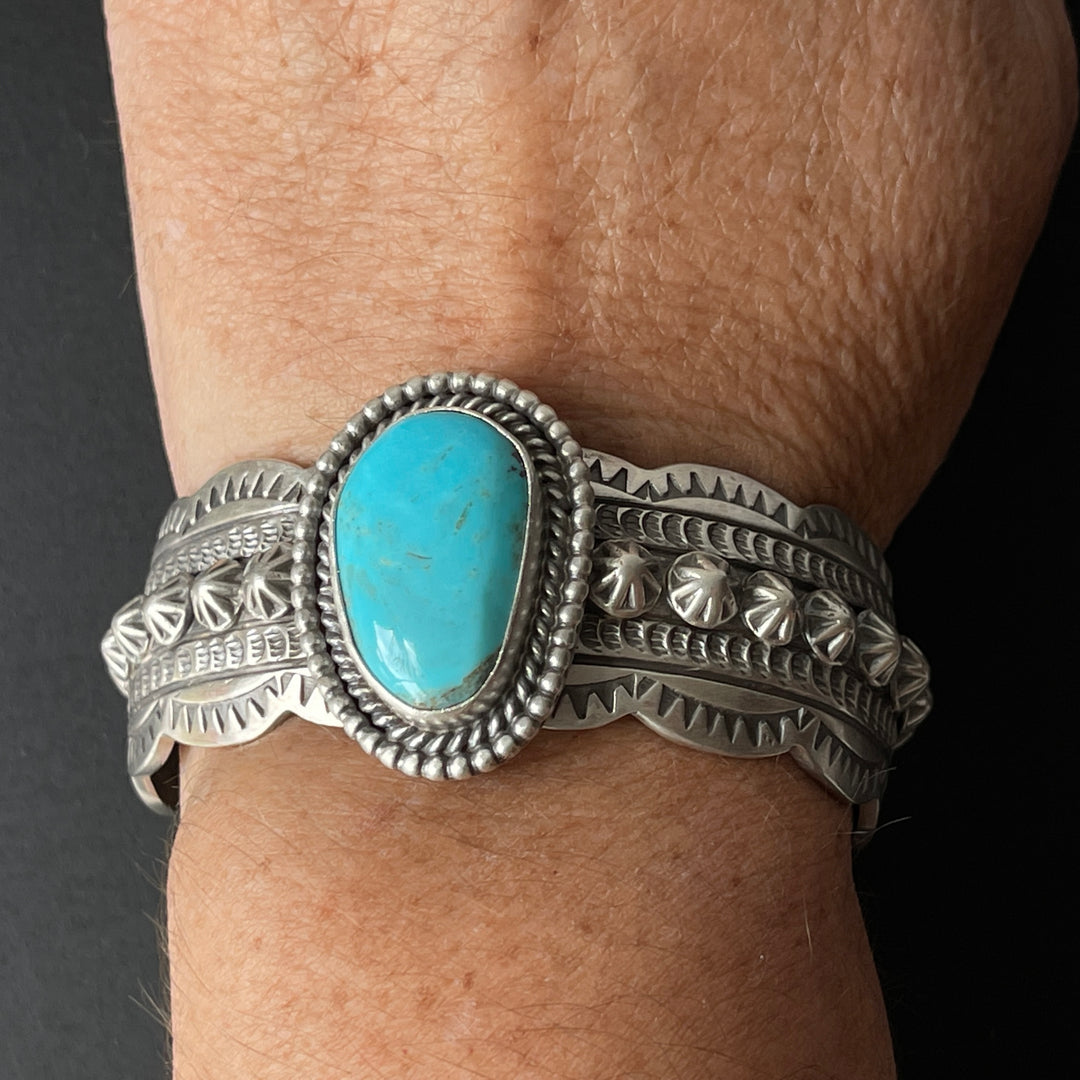 Bracelet manchette en argent sterling Kingman océan turquoise par Wydell Billie